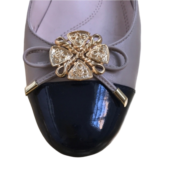 Gold Shoe Clips - Picture 1 of 5